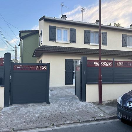 Chambre Pour 2 Personnes Avec Lit Separe Dans La Banlieue Parisienne Bondy Luaran gambar